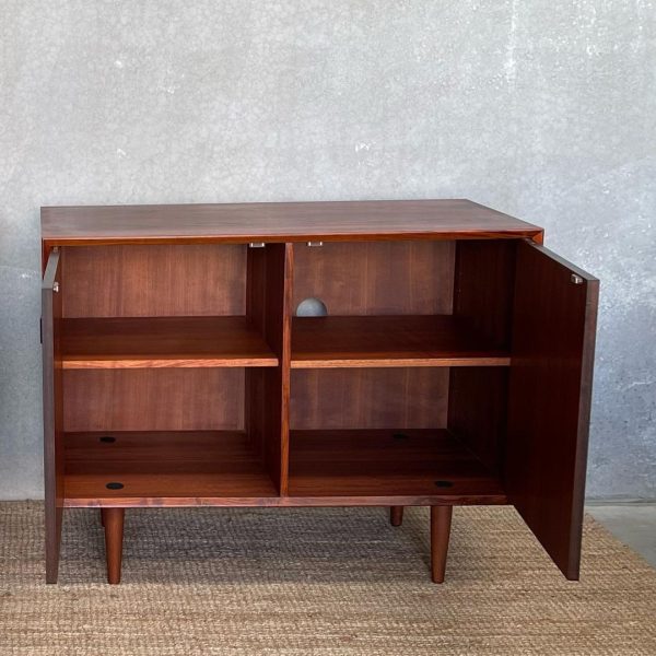 danish-designer-brouer-mobelfabrik-mid-century-cupboard-in-rosewood-3