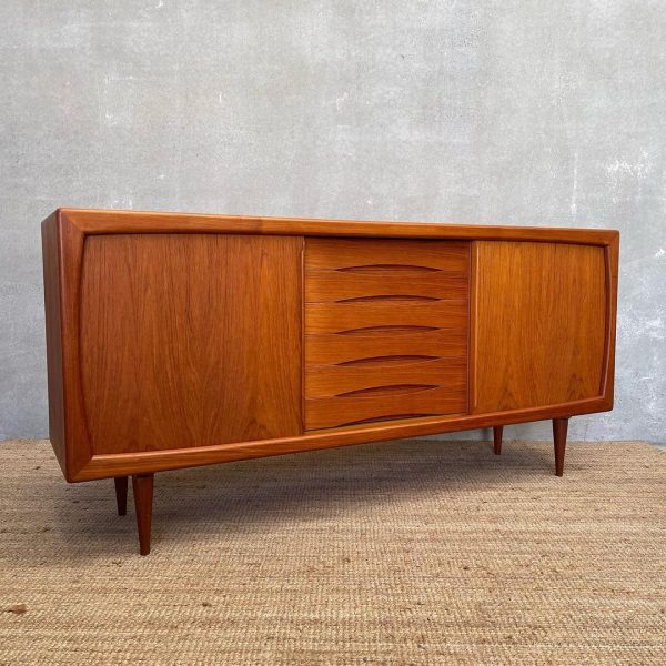 danish-designer-dyrlund-mid-century-sideboard-9