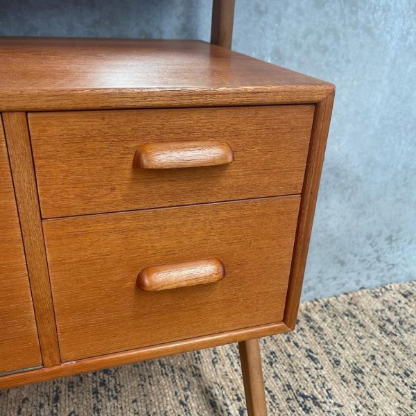 danish-vanity-dresser-8