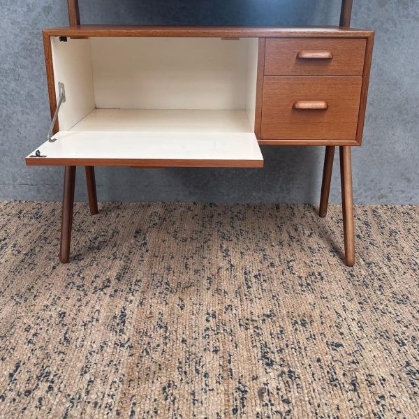 danish-vanity-dresser-9