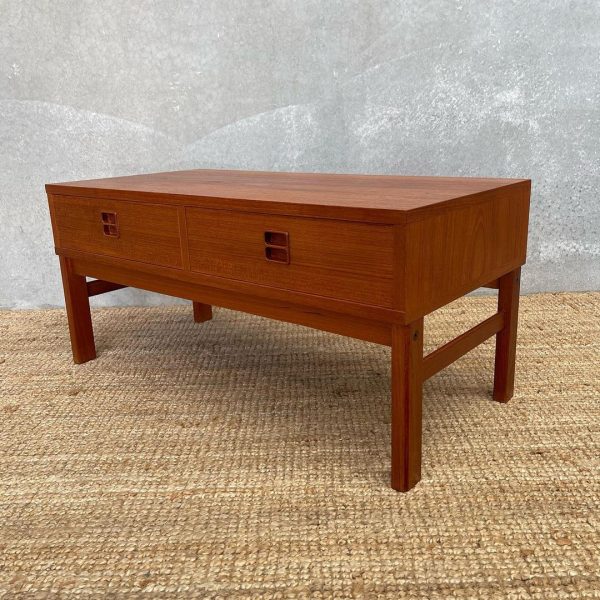 low-teak-hallway-table-1