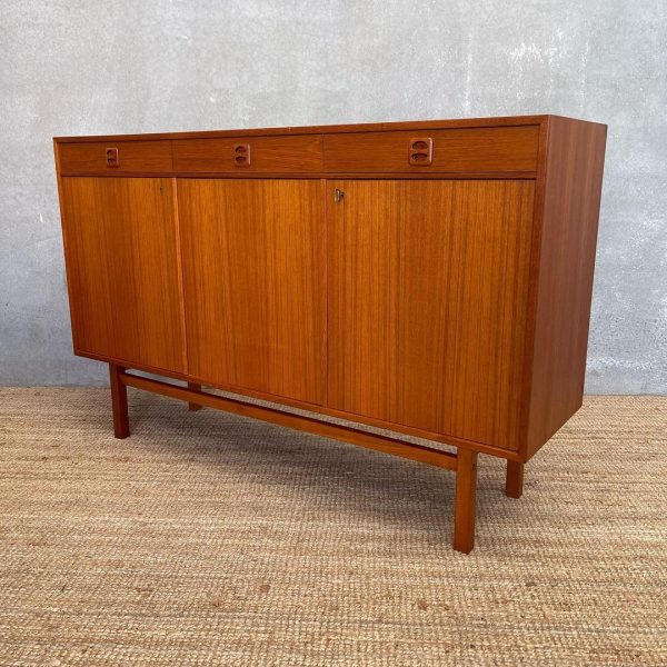 scandinavian-mid-century-sideboard-in-teak-1