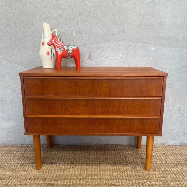 small-scandinavian-mid-century-drawers2-1