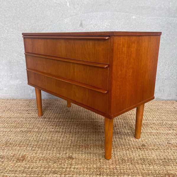 small-scandinavian-mid-century-drawers2-6