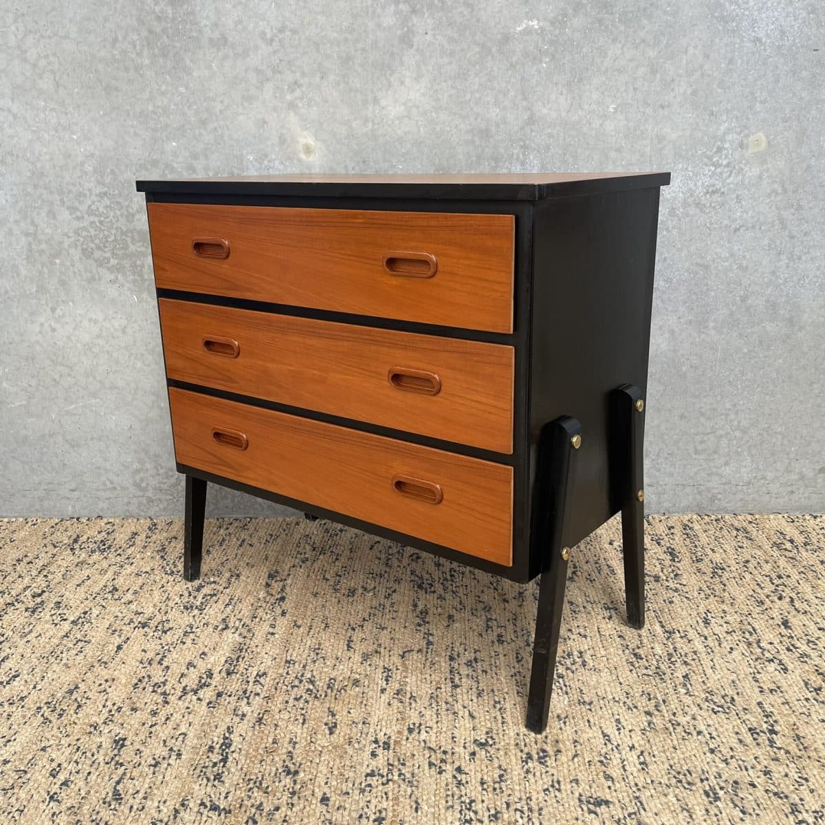 Swedish Mid-Century “Gyllensvaans Möbler” Chest of Drawers