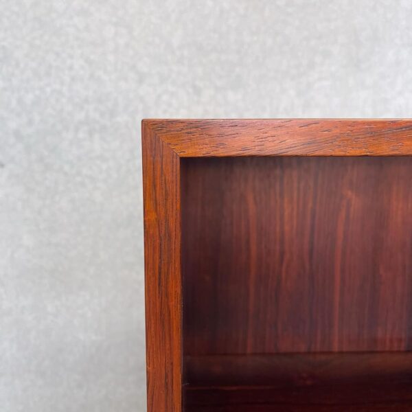 danish-mid-century-bookshelf-in-rosewood-2