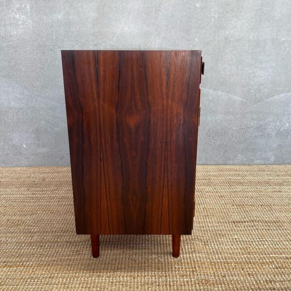 danish-mid-century-rosewood-sideboard-with-lockable-doors-4