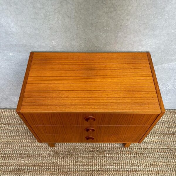 scandinavian-mid-century-1960s-drawers-bedside-table-by-broderna-gustafssons-mobelfabrik-5