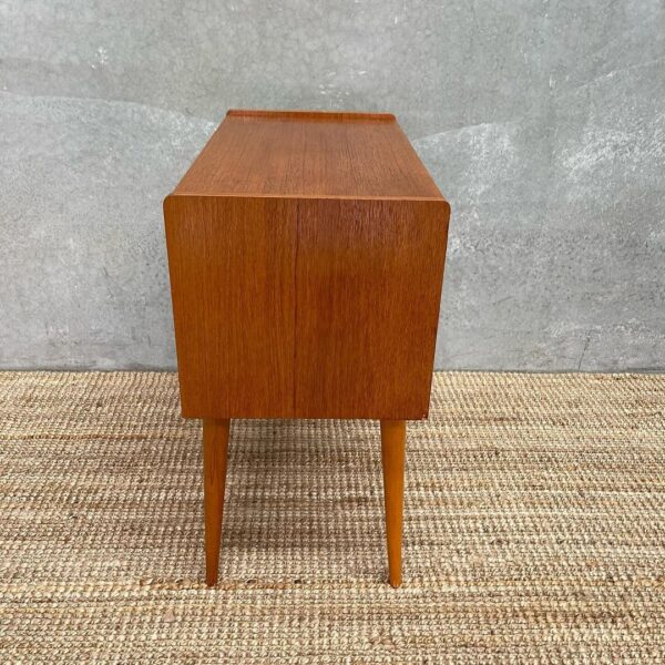 scandinavian-mid-century-bedside-table-6