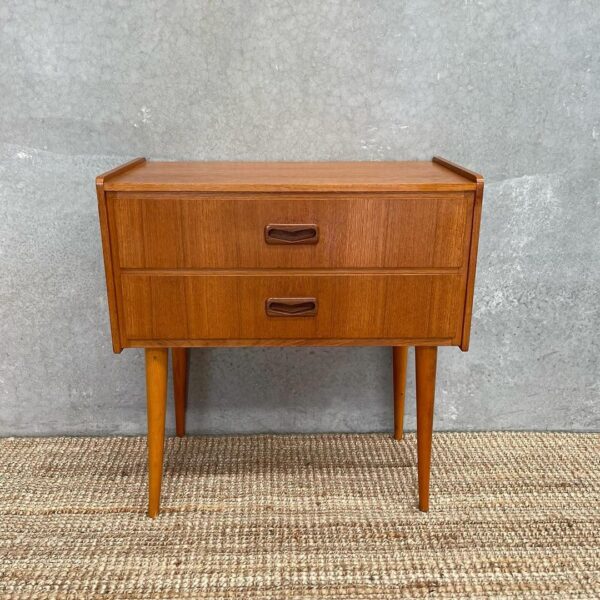 scandinavian-mid-century-bedside-table-7