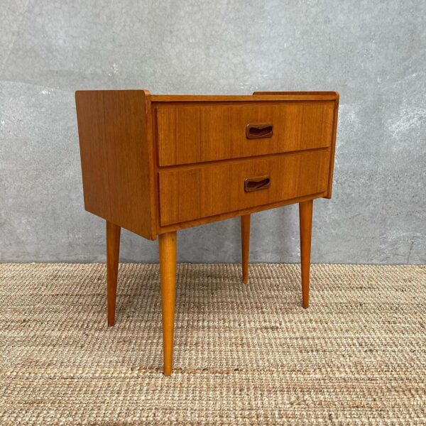 scandinavian-mid-century-bedside-table-8