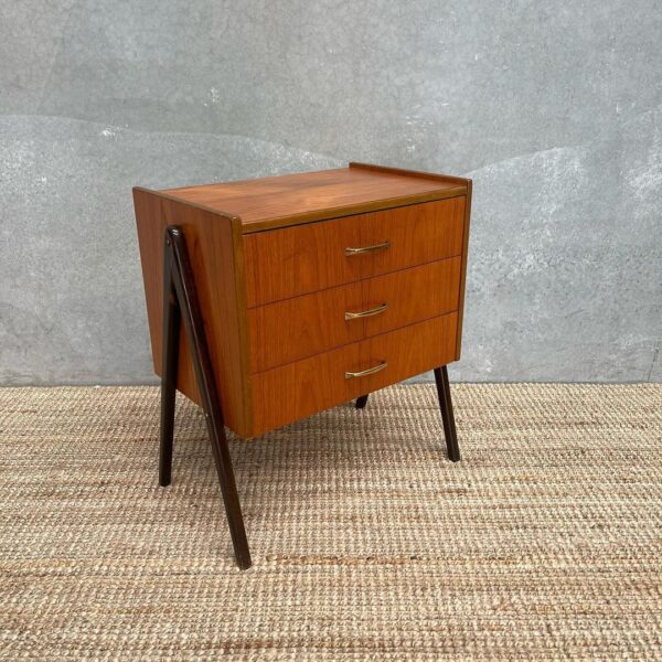 scandinavian-mid-century-drawers-bedside-table-6