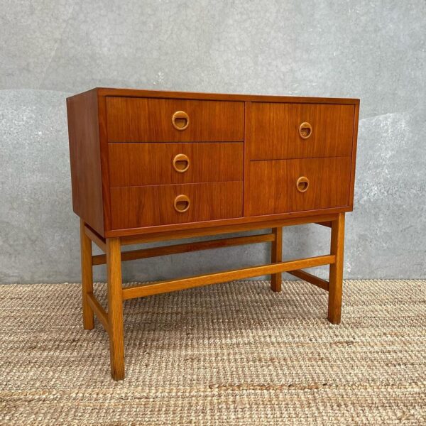 scandinavian-mid-century-hallway-table-drawers-2-2