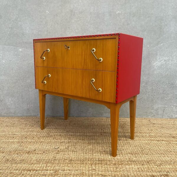 small-scandinavian-mid-century-drawers-6