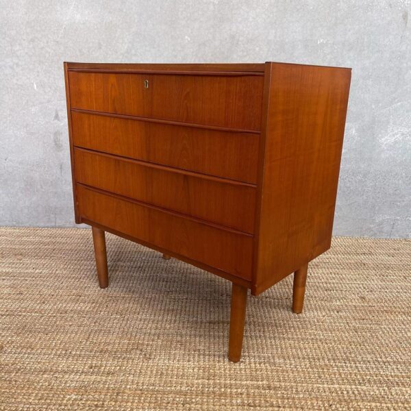 danish-mid-century-chest-of-drawers-in-teak-4