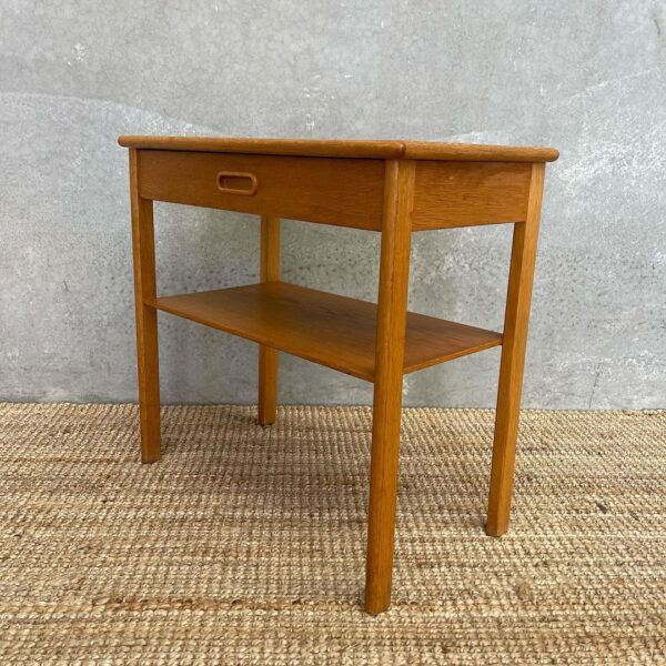 scandinavian-mid-century-bedside-table-in-oak-5