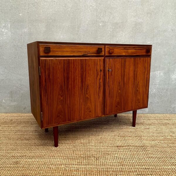 danish-mid-century-rosewood-sideboard (1)