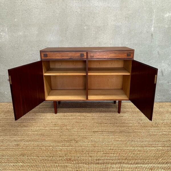 danish-mid-century-rosewood-sideboard (4)