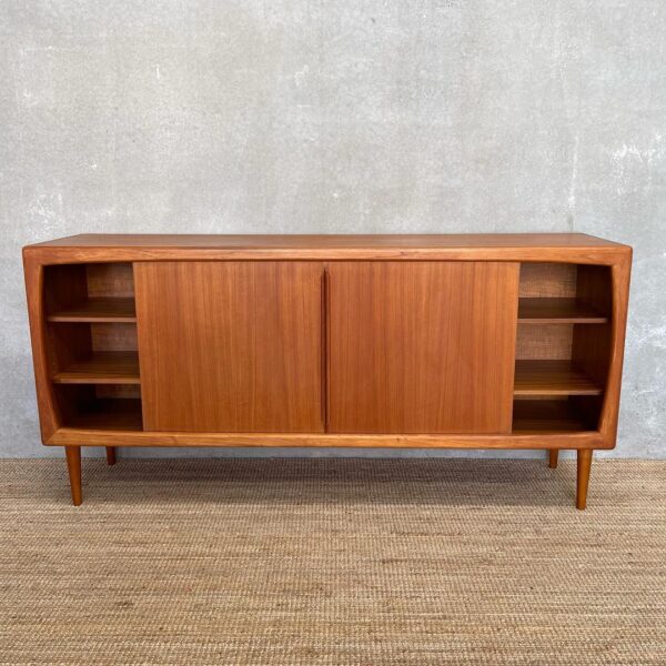 large-danish-designer-dyrlund-sideboard-in-teak (3)