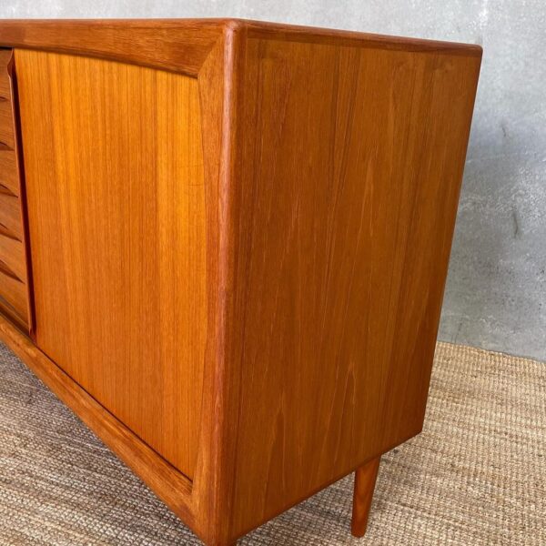 large-danish-designer-dyrlund-sideboard-in-teak (4)