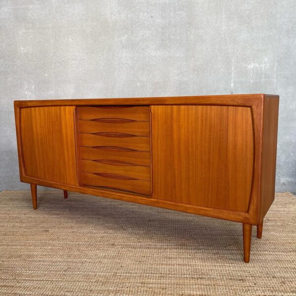 large-danish-designer-dyrlund-sideboard-in-teak (5)