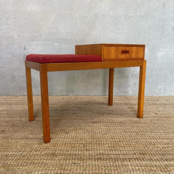 scandinavian-mid-century-telephone-table (1)