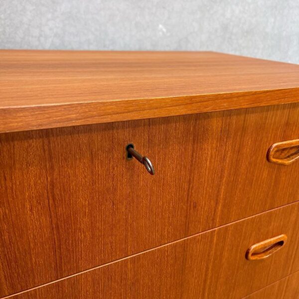 swedish-mid-century-chest-of-drawers (2)