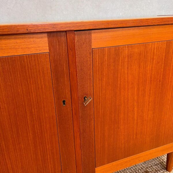 Scandinavian Mid-Century Sideboard (4)