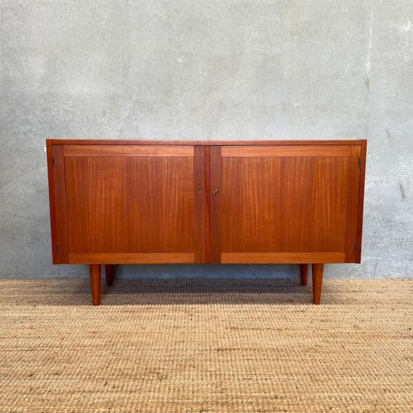 Scandinavian Mid-Century Sideboard (5)