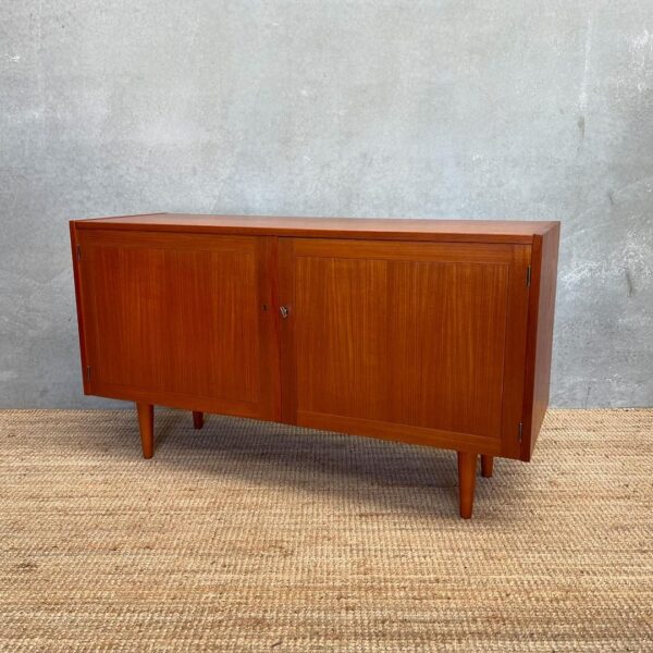 Scandinavian Mid-Century Sideboard (8)