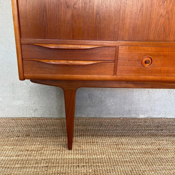 large-danish-mid-century-designer-sideboard (6)