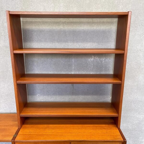 massive-mid-century-scandinavian-wall-shelving-unit (5)