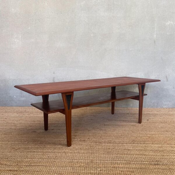 mid-century-scandinavian-coffee-table (1)