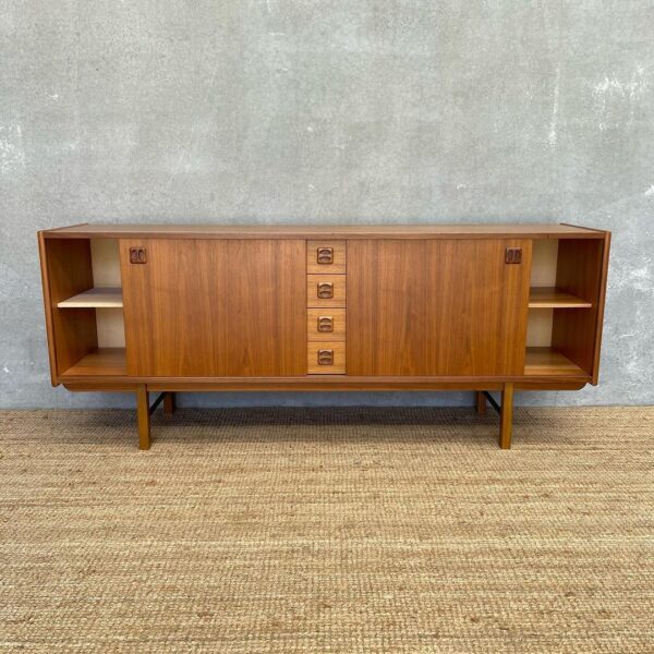 mid-century-swedish-korsor-sideboard-in-teak (10)