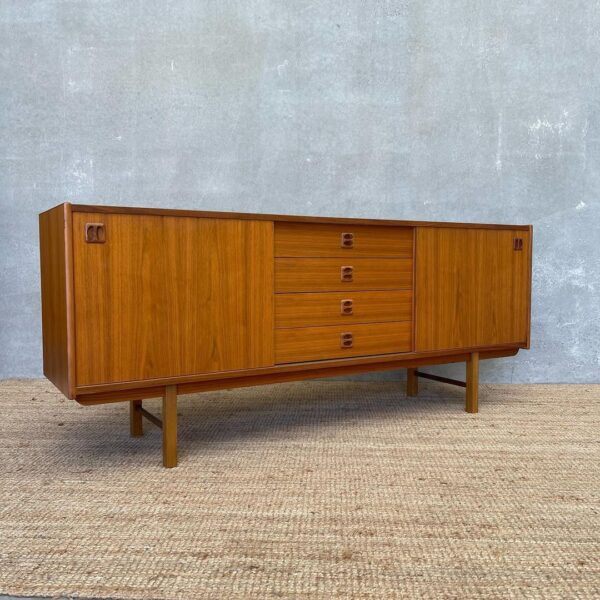 mid-century-swedish-korsor-sideboard-in-teak (7)