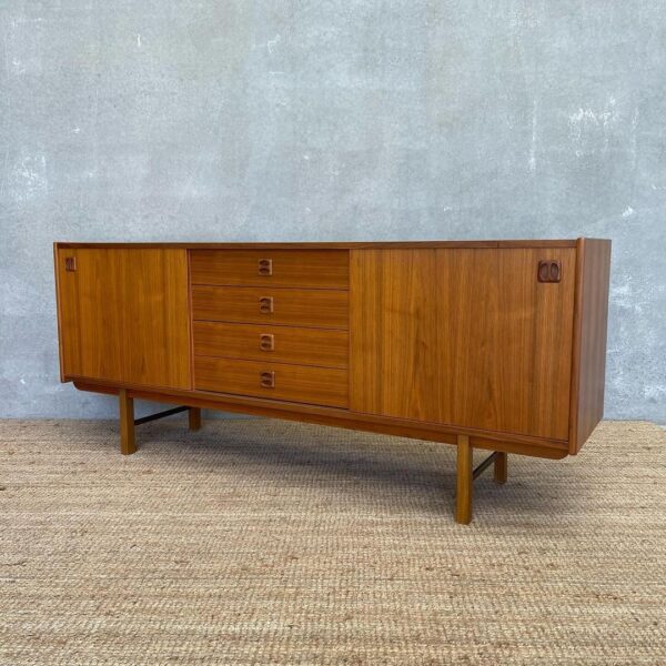 mid-century-swedish-korsor-sideboard-in-teak (9)