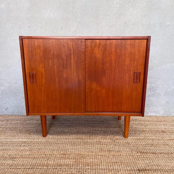 small-scandinavian-mid-century-cabinet-cupboard (3)