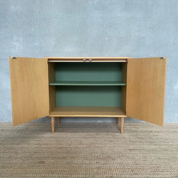 swedish-mid-century-designer-cupboard-in-oak (6)