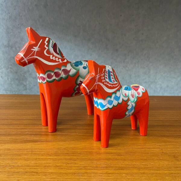 vintage-original-hand-carved-swedish-dala-horse-duo (1)