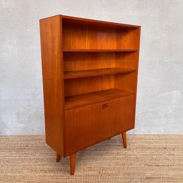 Scandinavian Mid-Century Bookshelf in Teak (1)