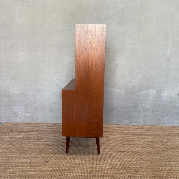 scandinavian-mid-century-bookshelf (1)