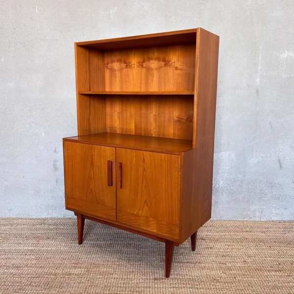 scandinavian-mid-century-bookshelf (2)