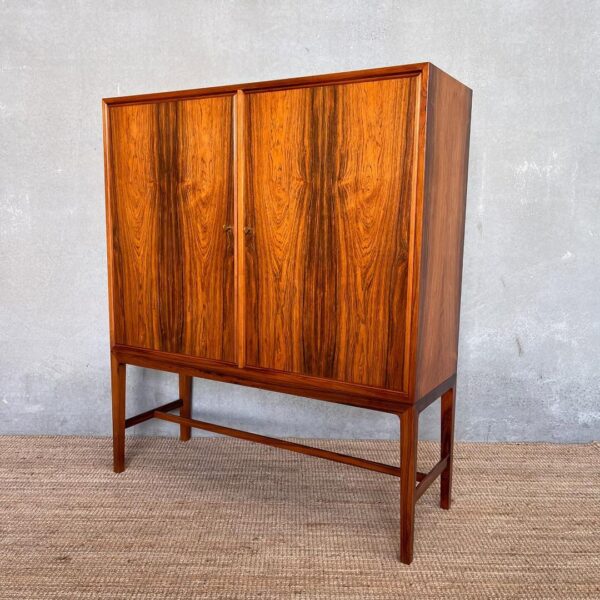 scandinavian-mid-century-rosewood-cabinet (4)