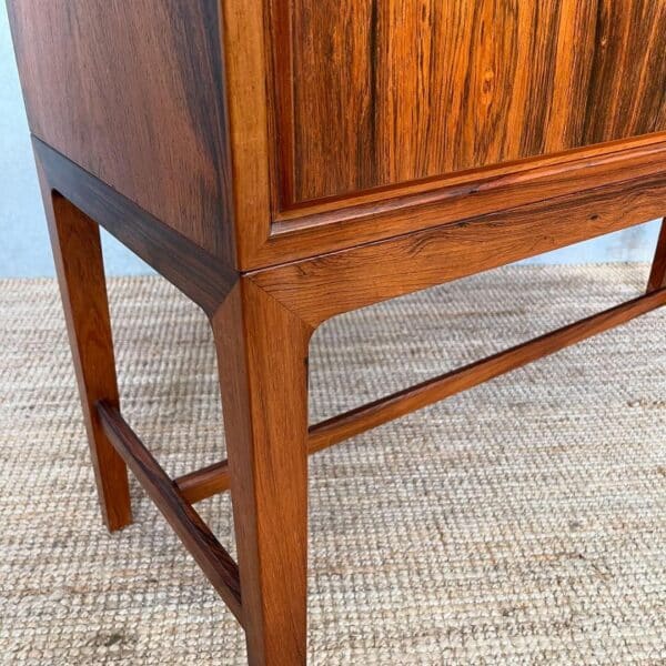 scandinavian-mid-century-rosewood-cabinet (6)