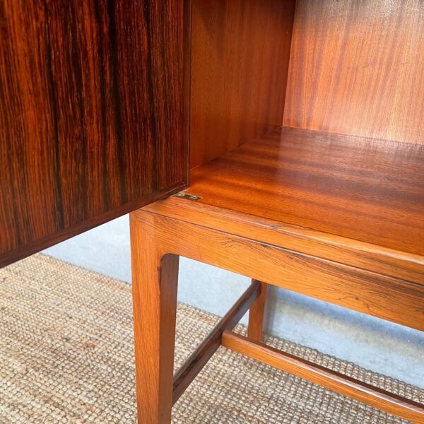 scandinavian-mid-century-rosewood-cabinet (8)