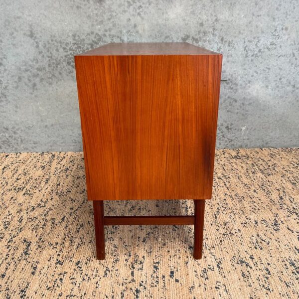 small-danish-designer-mid-century-cupboard (5)