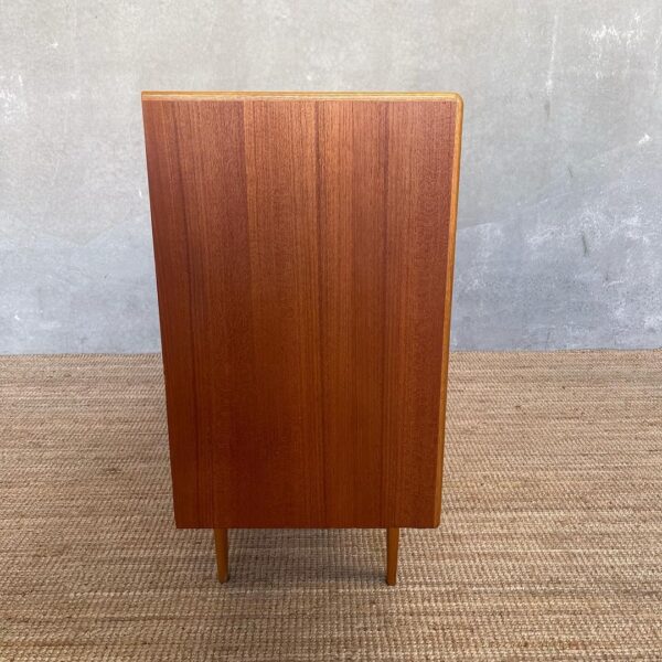 swedish-mid-century-teak-and-oak-sideboard (4)