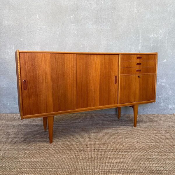 swedish-mid-century-teak-and-oak-sideboard (7)