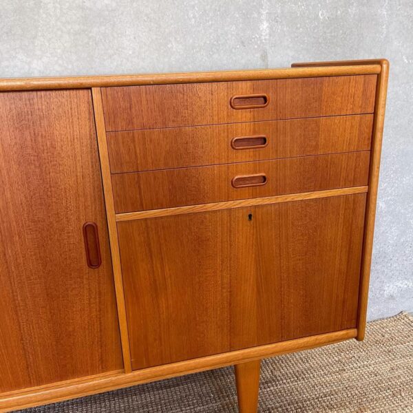 swedish-mid-century-teak-and-oak-sideboard (9)