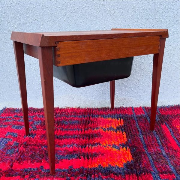 danish-mid-century-teak-drawers-sewing-box (2)